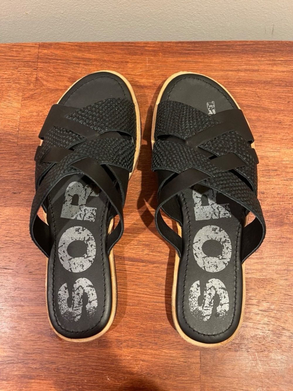 SOREL Ella Women's US Size 6 Leather Snakeskin Cut Out Flat Slide Sandals EUC